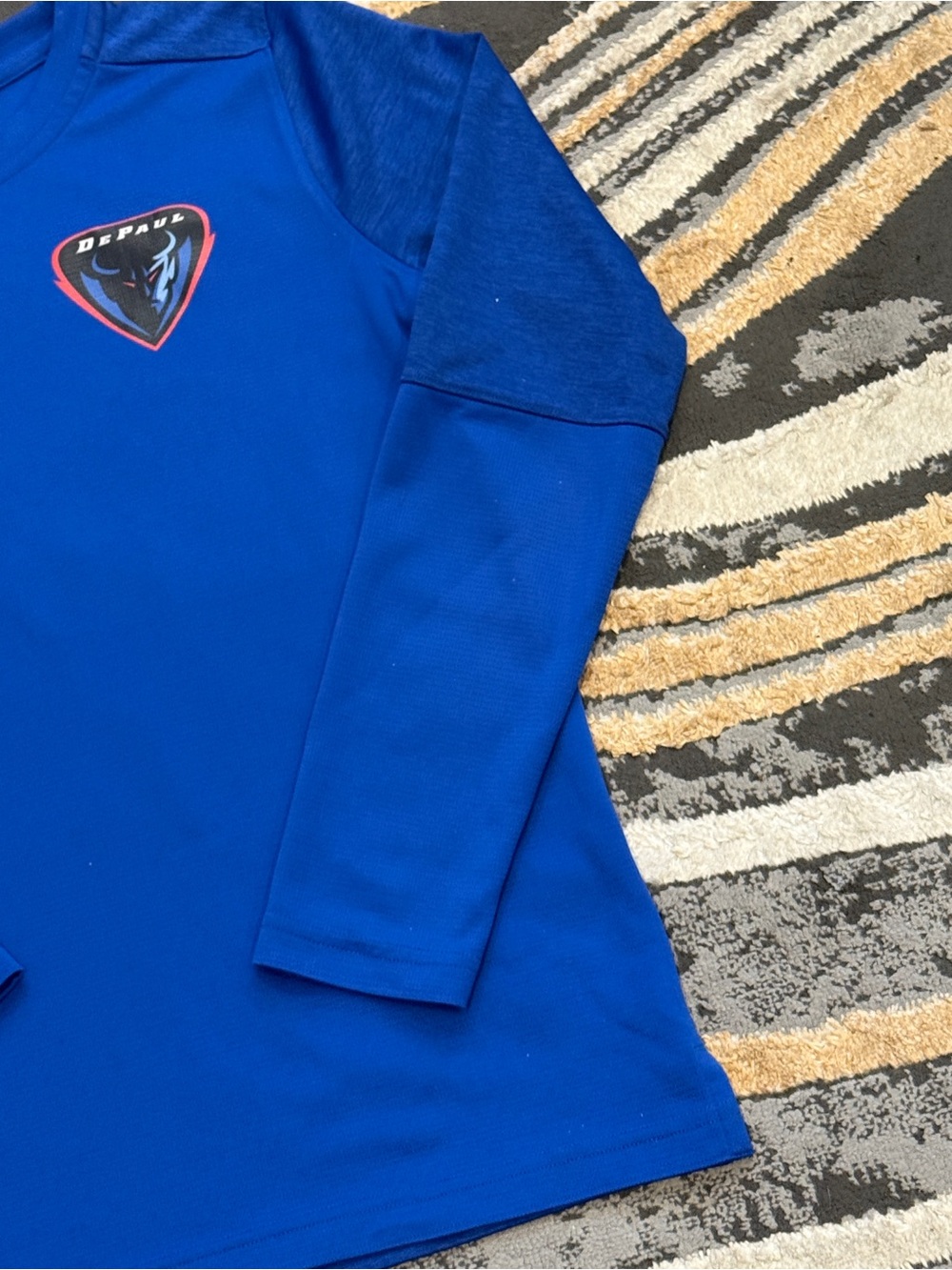Nike DePaul Blue Demons NCAAW Basketball Dri Fit Long Sleeve T Shirt Womens M - Picture 6 of 10